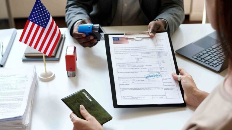 Wskazówki ekspertów, jak wygrać rozmowę o wizę do USA